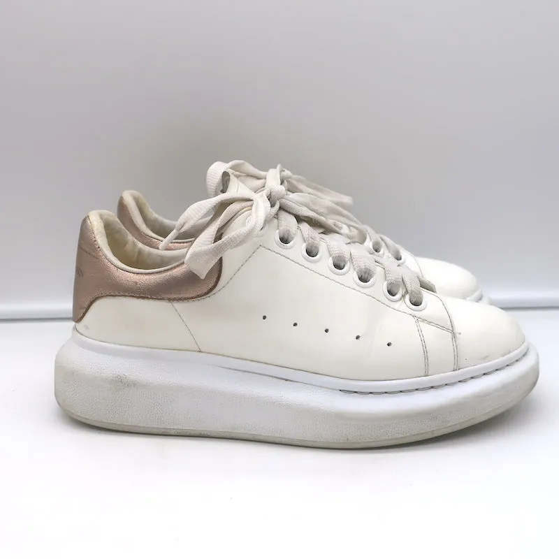 Alexander McQueen Sneakers surdimensionnées en cuir métallisé blanc et or rose taille 37