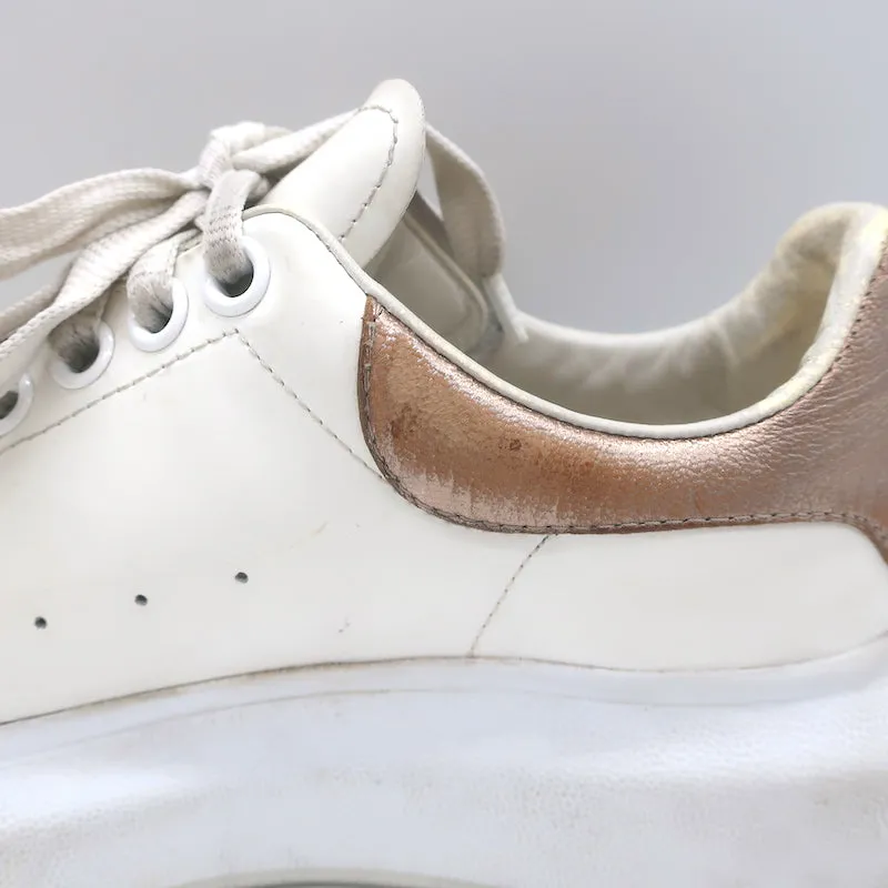 Alexander McQueen Sneakers surdimensionnées en cuir métallisé blanc et or rose taille 37