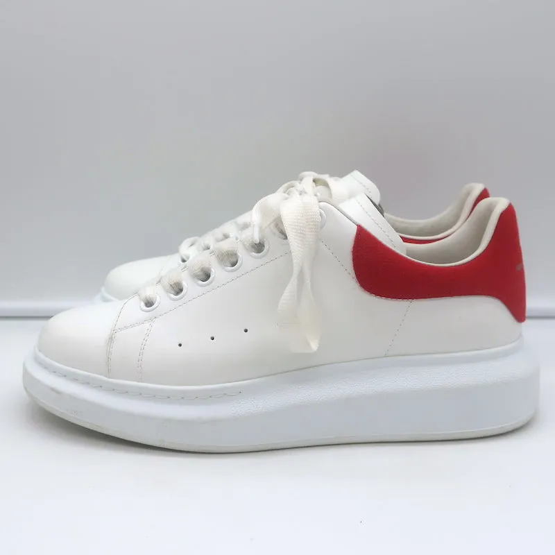 Alexander McQueen Sneakers surdimensionnées en cuir blanc et daim rouge Taille 40