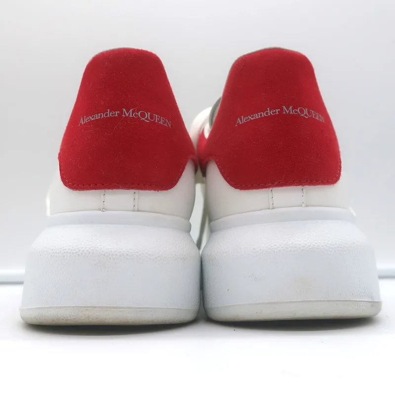 Alexander McQueen Sneakers surdimensionnées en cuir blanc et daim rouge Taille 40