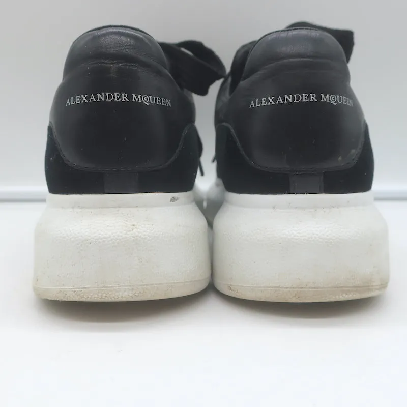 Alexander McQueen Baskets surdimensionnées en velours noir Taille 36