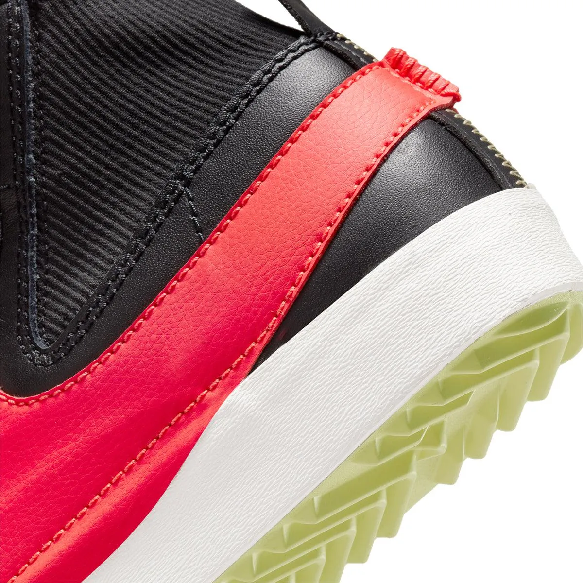 Blazer Mid '77 Jumbo 'Noir Rouge Vif'