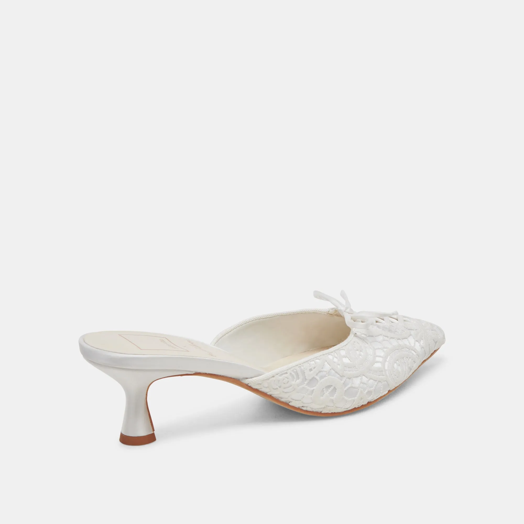 CAMILE TALONS LARGES BLANCS À MOTIFS FLORAUX ET OEILLETS