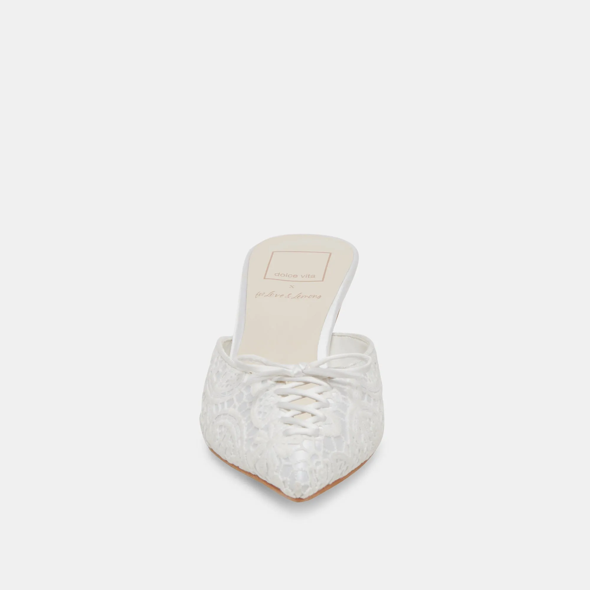 CAMILE TALONS LARGES BLANCS À MOTIFS FLORAUX ET OEILLETS