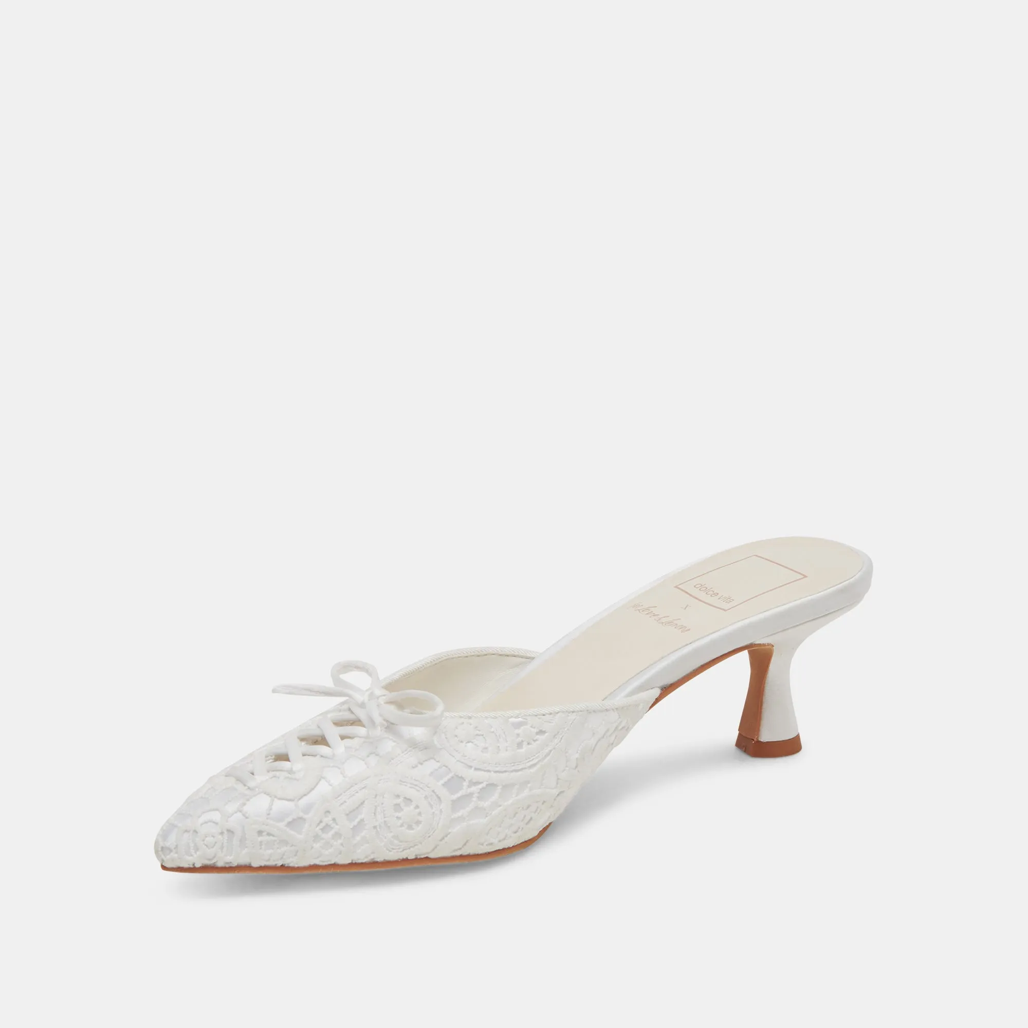 CAMILE TALONS LARGES BLANCS À MOTIFS FLORAUX ET OEILLETS