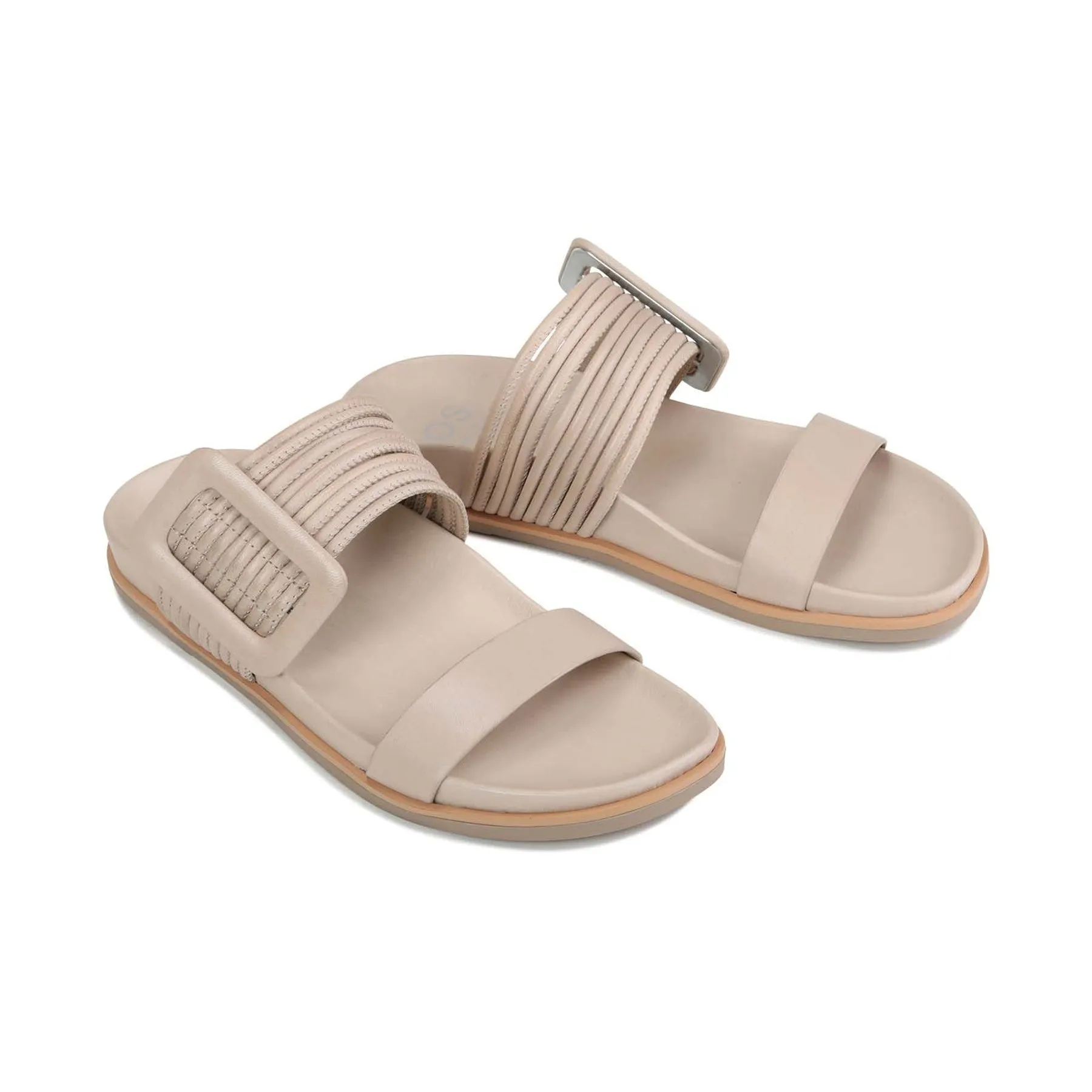 SANDALES EN CUIR CARMICE