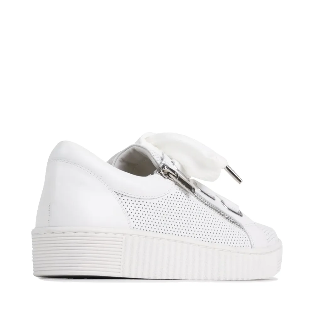 EOS Women's Jovi Luxe Perf Sneaker en cuir à lacets en blanc