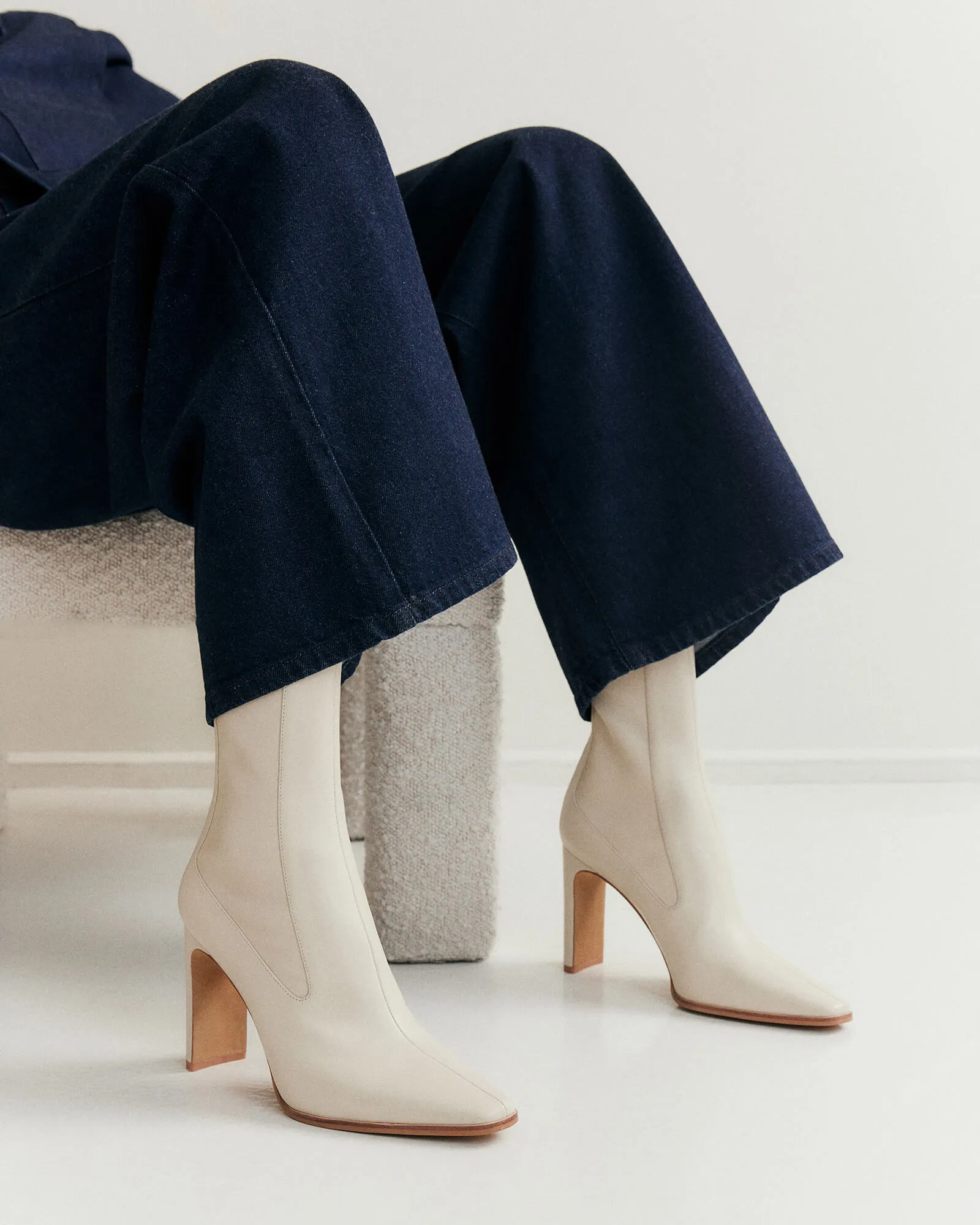 BOTTES HAUTES JUIN EN CUIR OFF-WHITE
