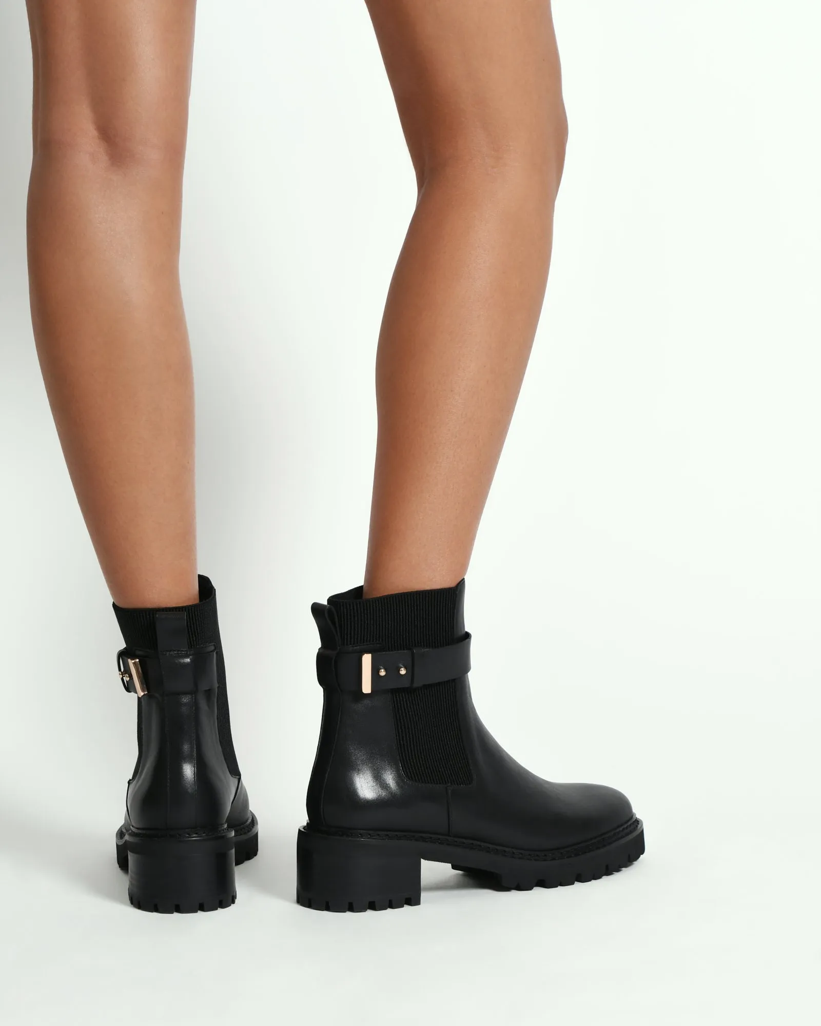 BOTTES PLATES KIKO EN CUIR NOIR