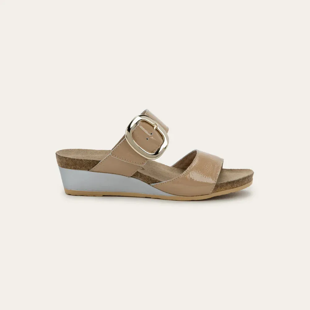 NAOT MAGIC - CUIR VERNI CAMEL