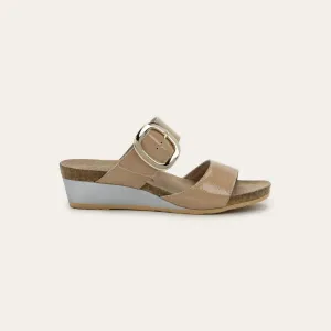 NAOT MAGIC - CUIR VERNI CAMEL