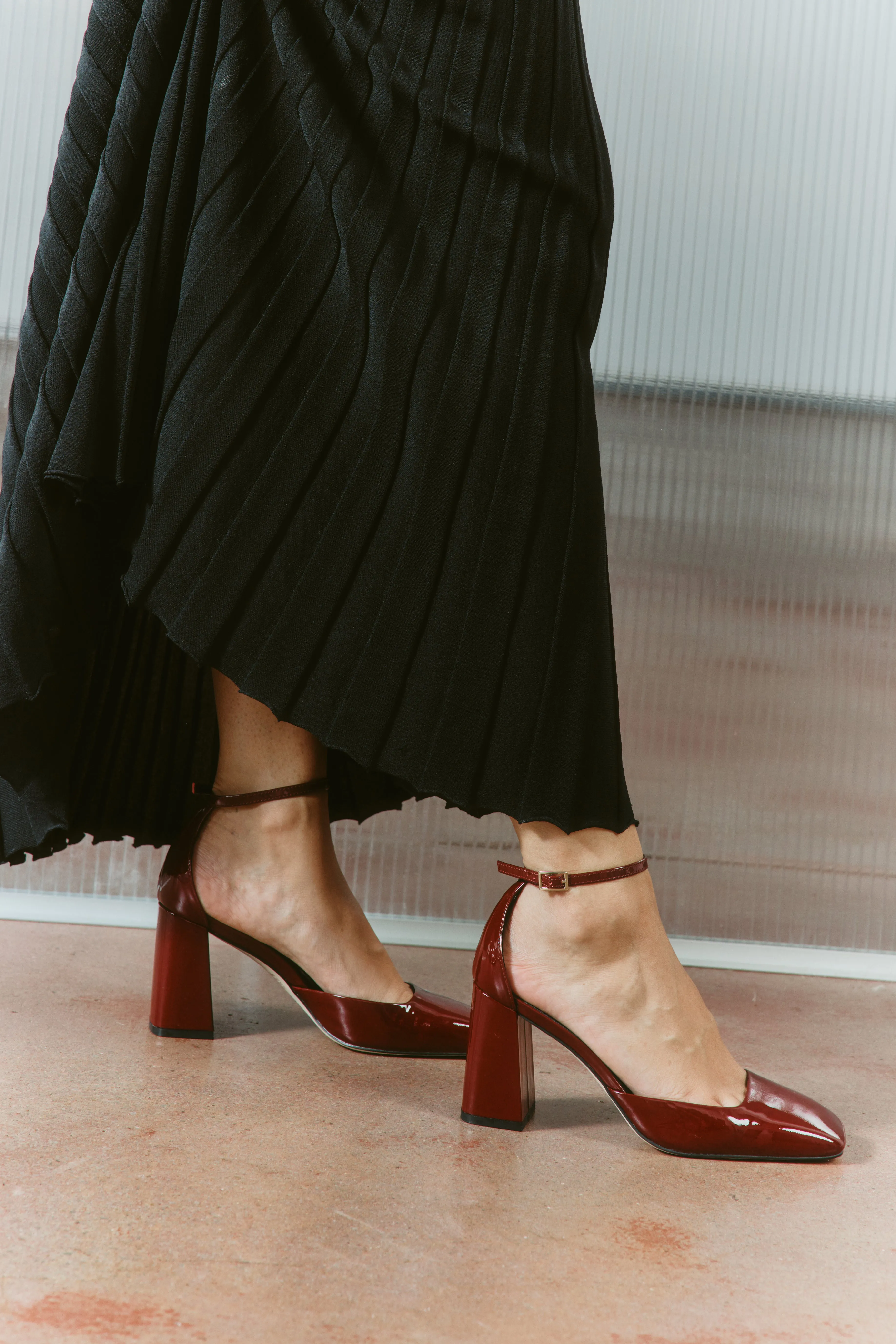 Talons Travis à bout fermé - Vin en cuir verni